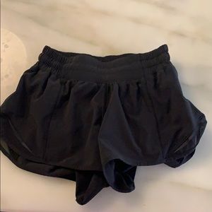 Lululemon hotty hot shorts size 2 regular